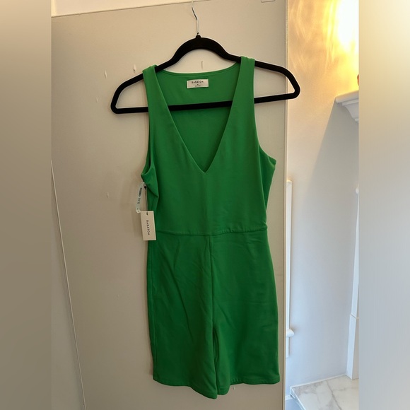 Green Aritzia Babaton jumper - Picture 1 of 3